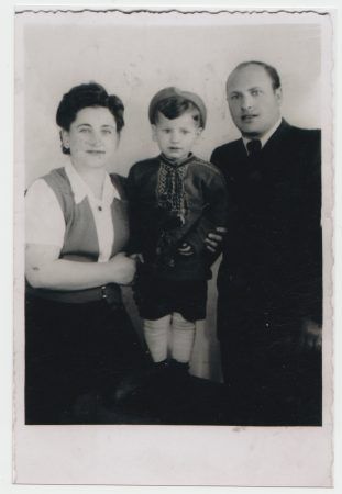 Chana Szejor ( z d. Dejgin) z mężem i synkiem