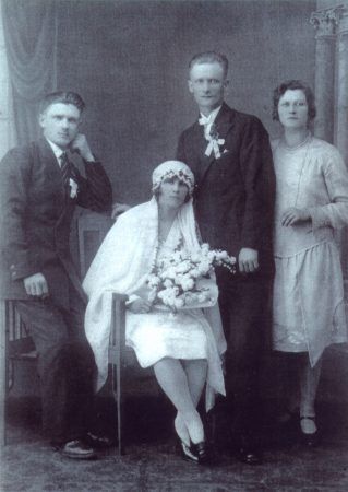 Zdjęcie ślubne Wincentego i Łucji Baranek, 1929  lub 1930 r.